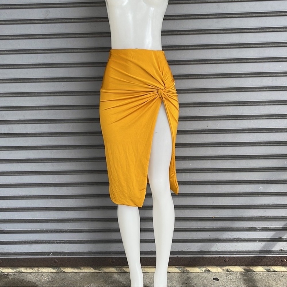 Fashion Nova Women’s Elegant Mustard Yellow Knotted Skirt Size M - Picture 4 of 9